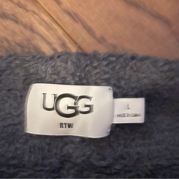 Ugg Safiya jogger size large obsidian grey. Lightly used - Picture 2 of 3